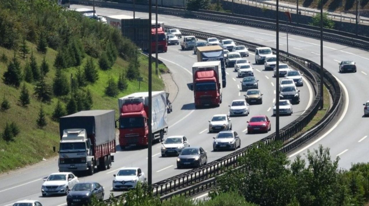 Bayram dönüşü trafik yoğunluğu başladı