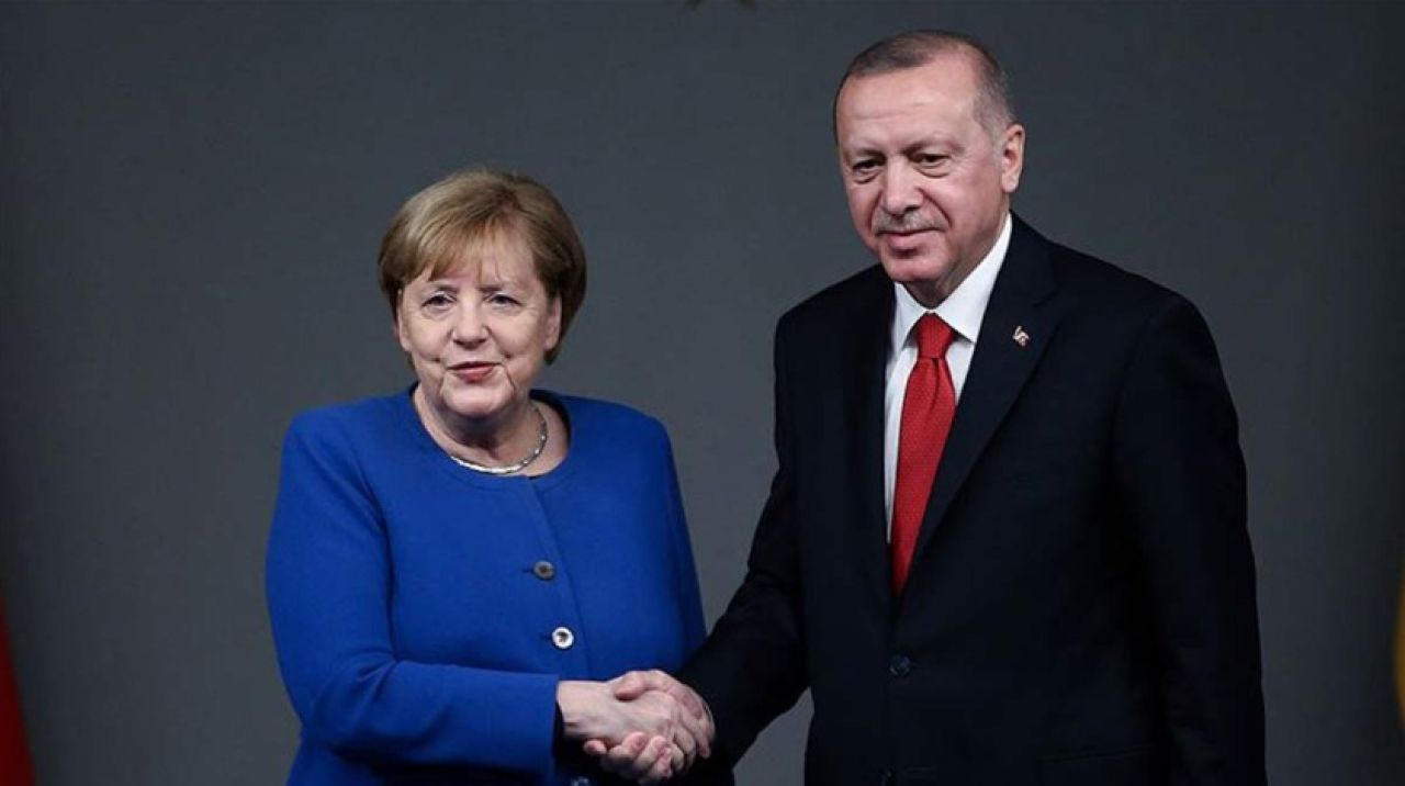 Cumhurbaşkanı Erdoğan, Merkel'le telefonda görüştü