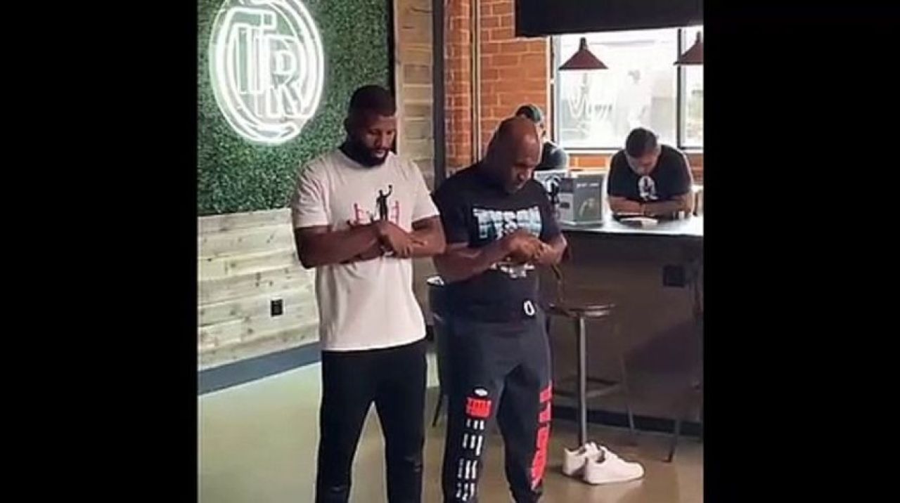 İşte Mike Tyson'ın namaz kıldığı anlar