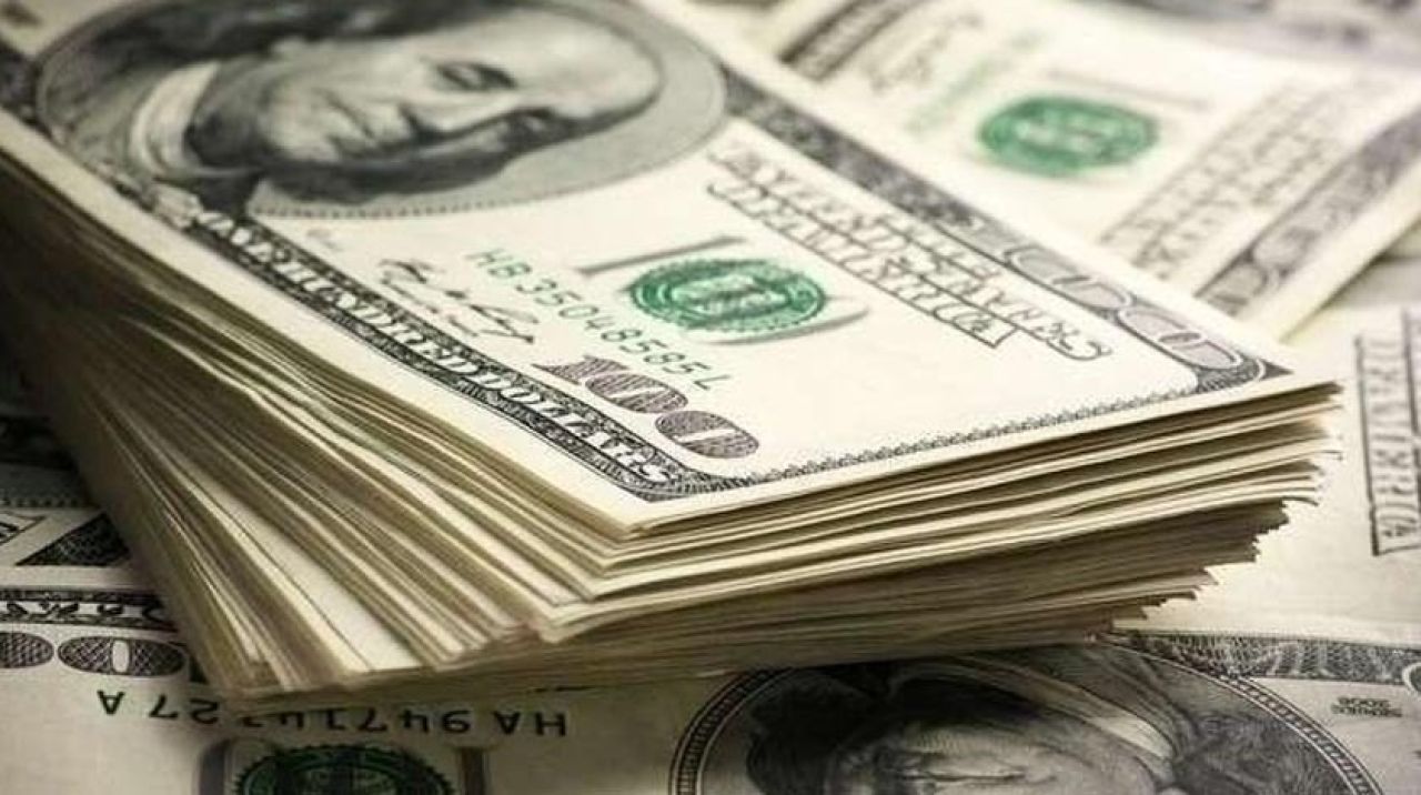 Dolar haftanın son gününde 7,4556 TL'den satılıyor