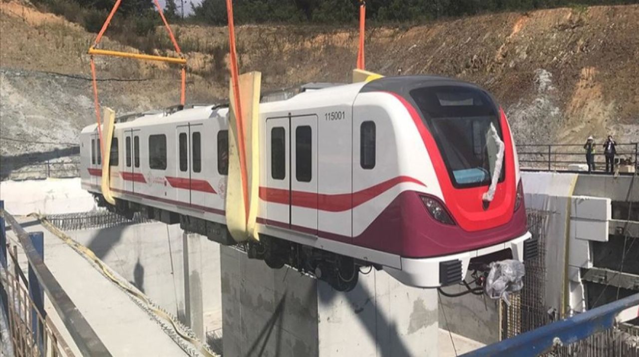 Gayrettepe-İstanbul Havalimanı Metrosu'nda ilk tren raylara indi