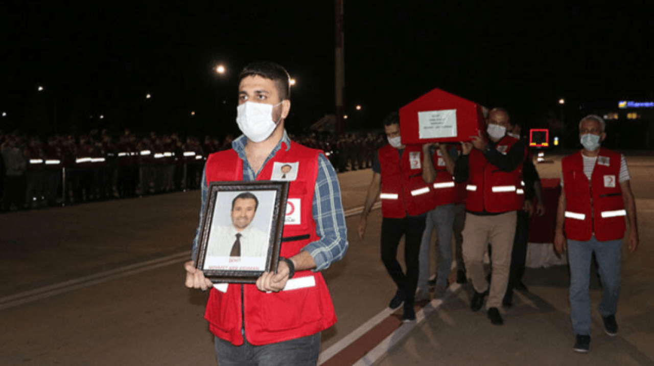 Şehit olan Türk Kızılay personelinin cenazesi memleketine uğurlandı