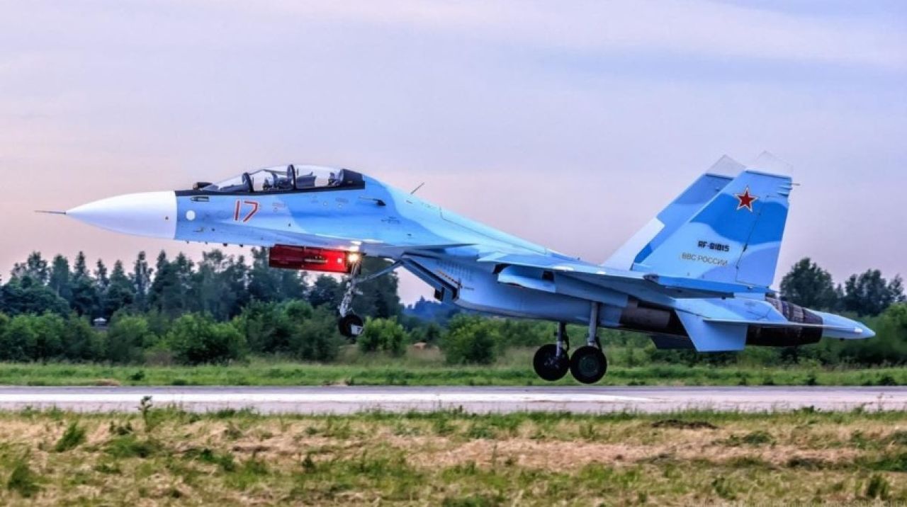 Rusya'da Su-30 savaş uçağı düştü