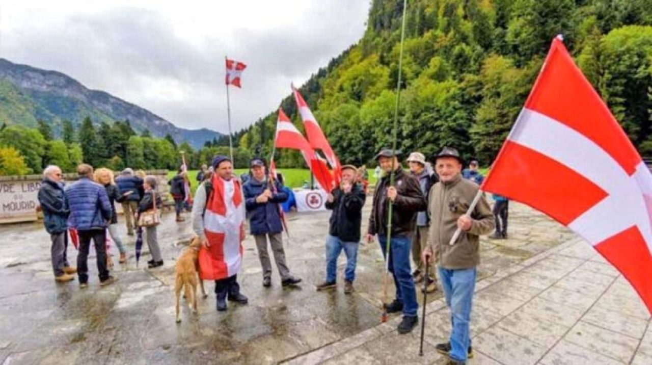 Fransa içinde yeni bir devlet kurdular!