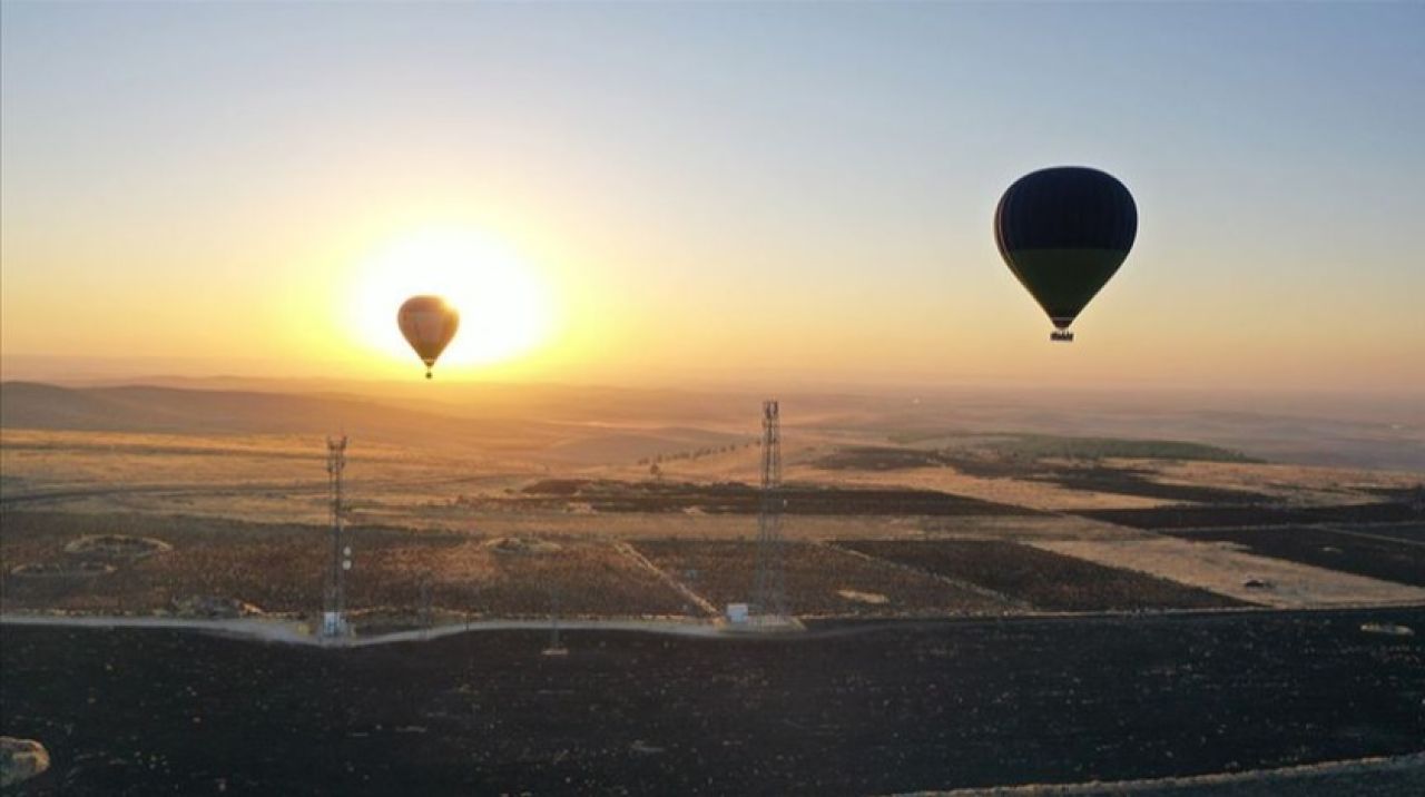 Göbeklitepe'de sıcak hava balonuyla resmi uçuşlar başladı