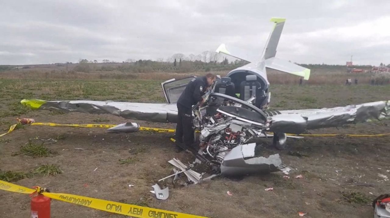 İstanbul'da düşen eğitim uçağında yaralanan pilot hayatını kaybetti