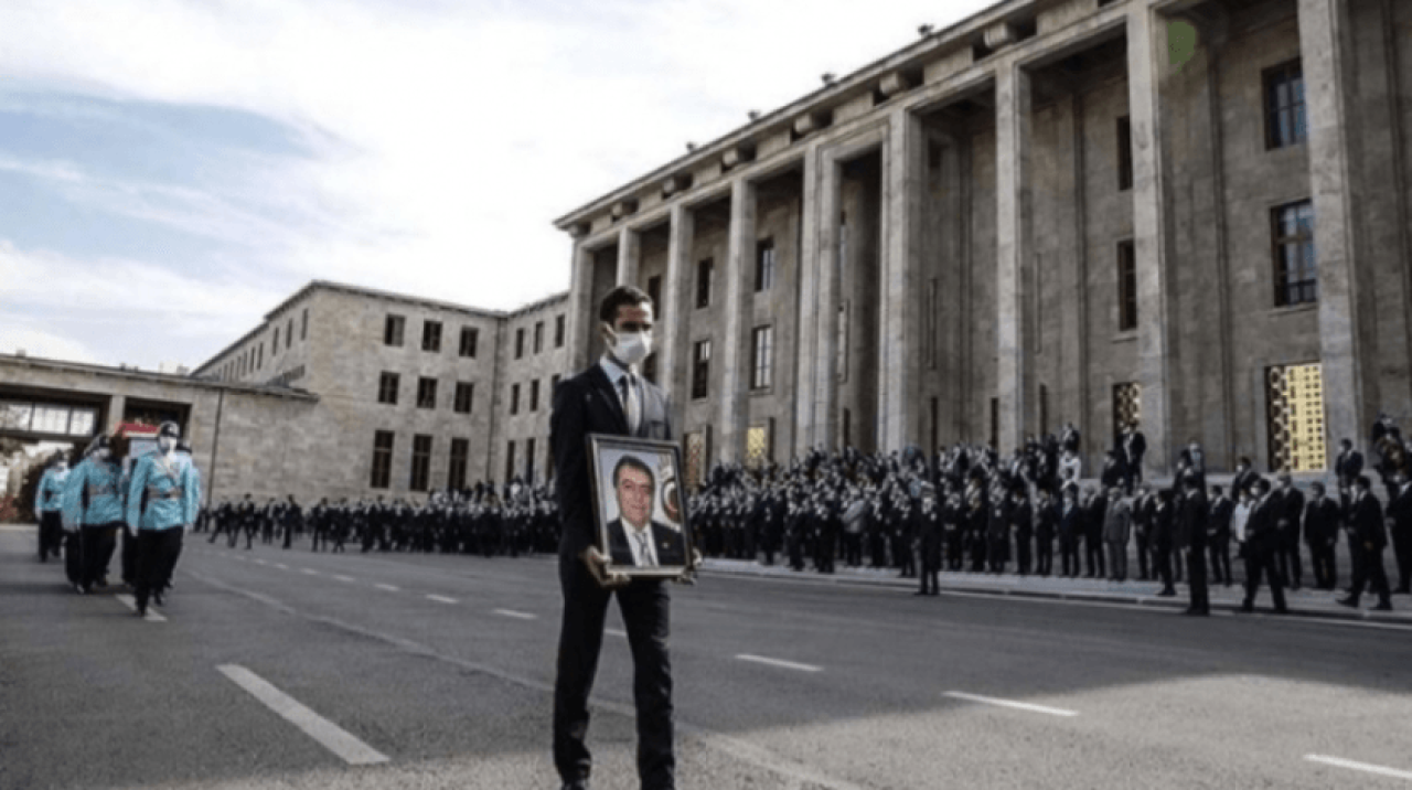 Eski Sağlık Bakanı Osman Durmuş için TBMM'de cenaze töreni düzenlendi