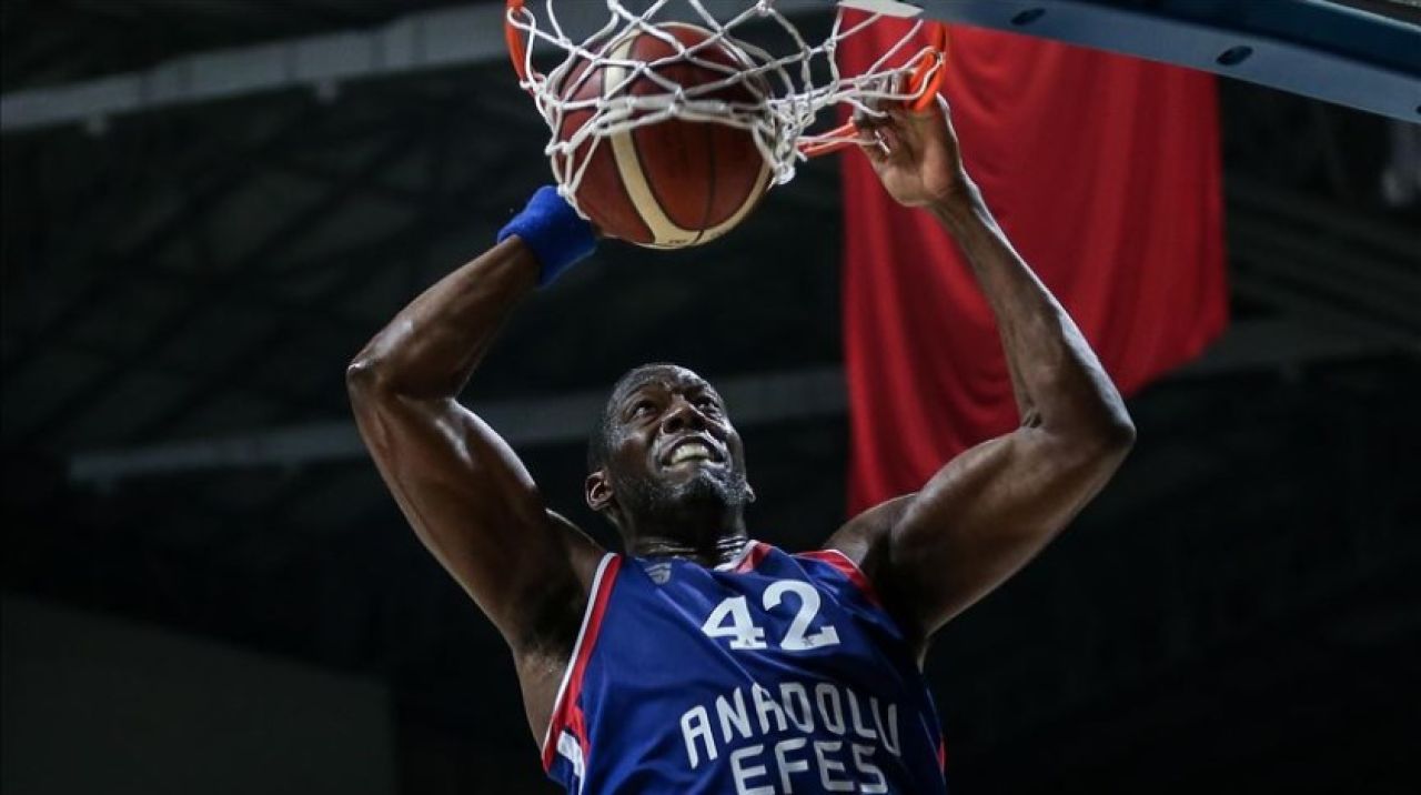 Efes deplasmanda Olympiakos'u yendi