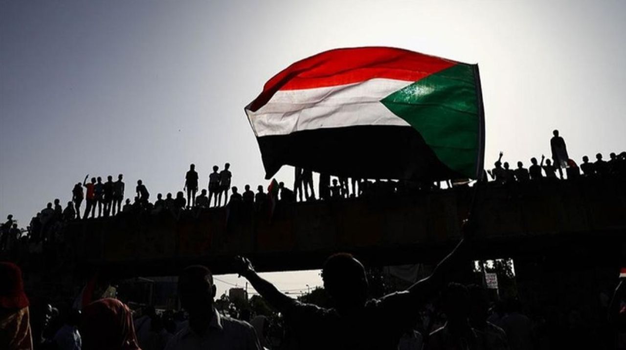 İhanet anlaşmasına imza atmak isteyen Sudan'a kötü haber