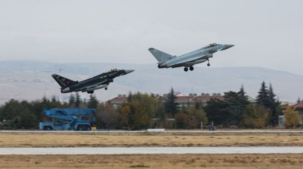 Türk ve İngiliz jetleri peş peşe havalandı