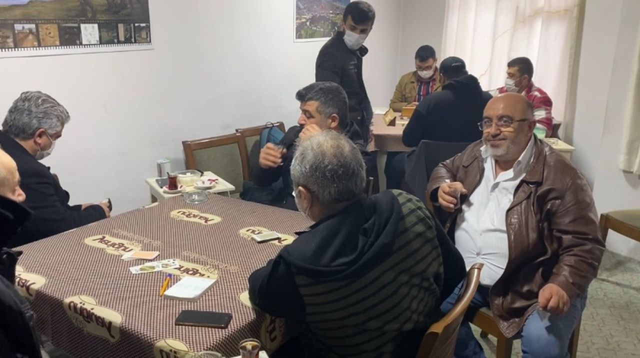 Pendik'te çay ocağı sahibi üst katındaki daireyi kahvehaneye çevirmiş