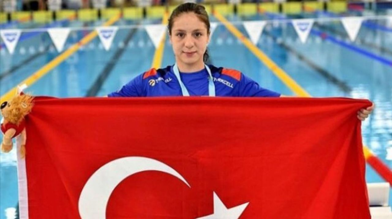 Merve Tuncel dünya gençler rekorunu kırdı