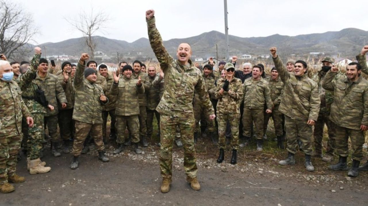 30 yıl sonra Gubadlı'da zafer pozu