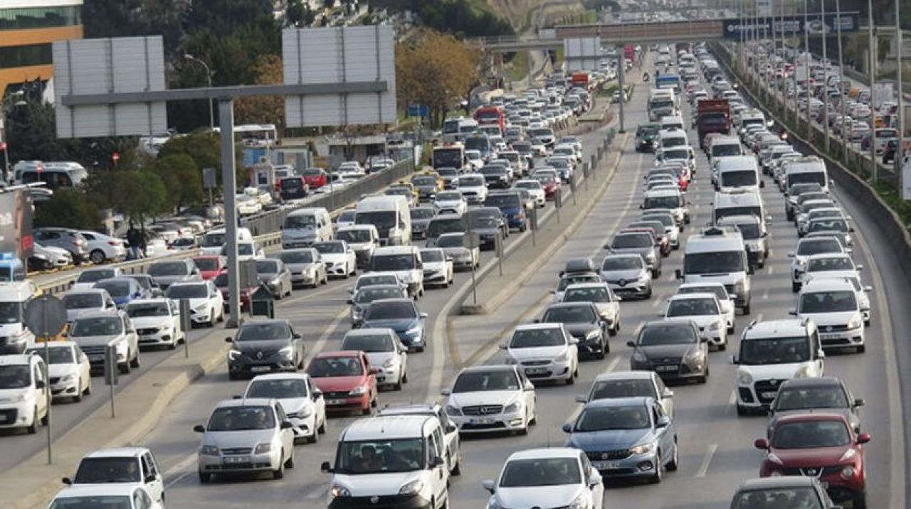 İstanbul'da kısıtlama öncesi yine aynı görüntü