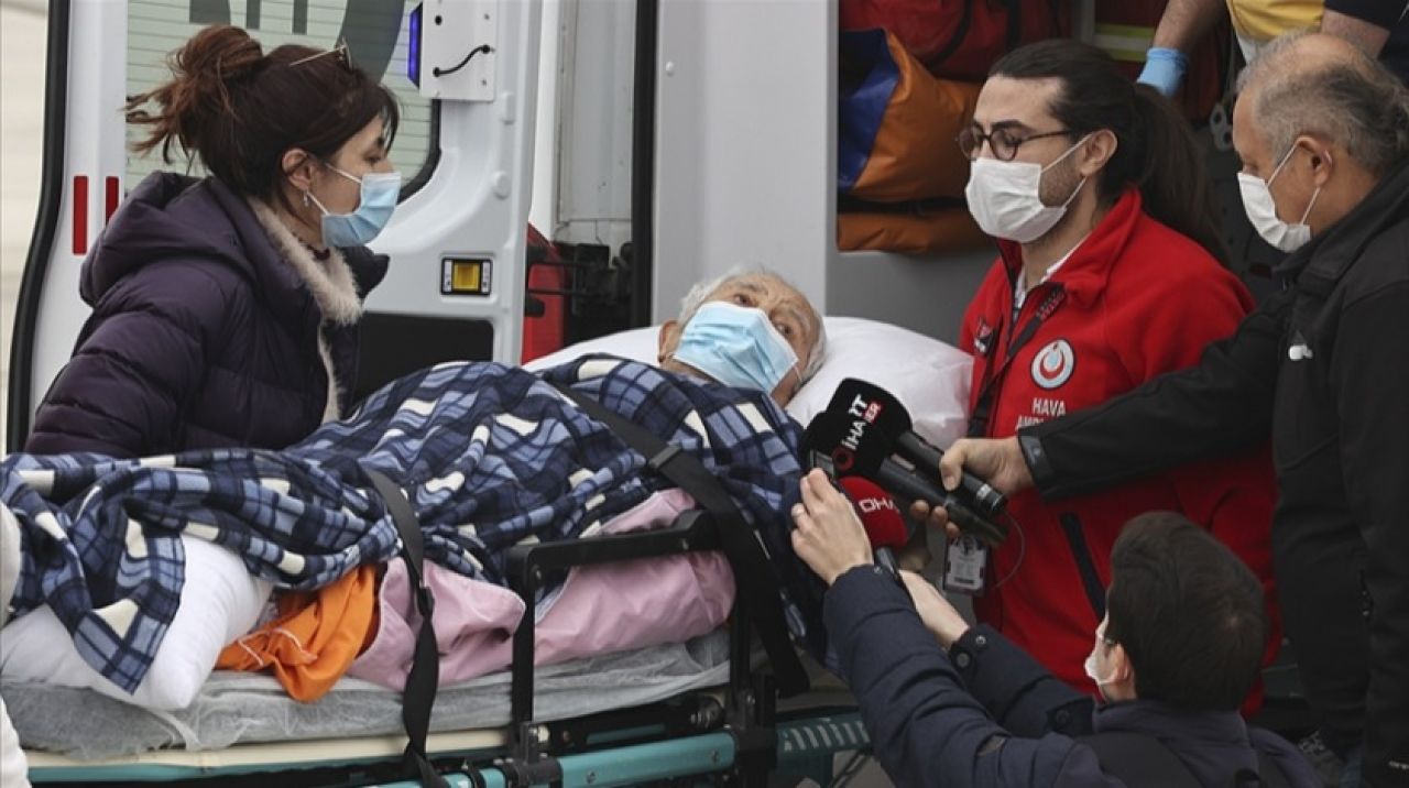 Başgöz ambulans uçakla Türkiye'ye getirildi