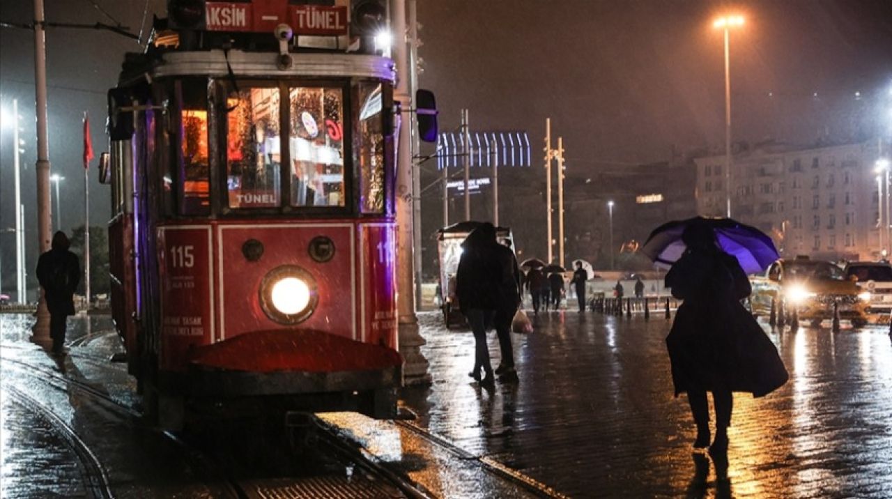 İstanbul'da sağanak etkili oluyor