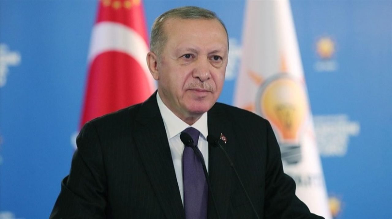 Erdoğan: Parti içi kavgalardan AK Parti'yi mesul tutmak yüzsüzlüktür