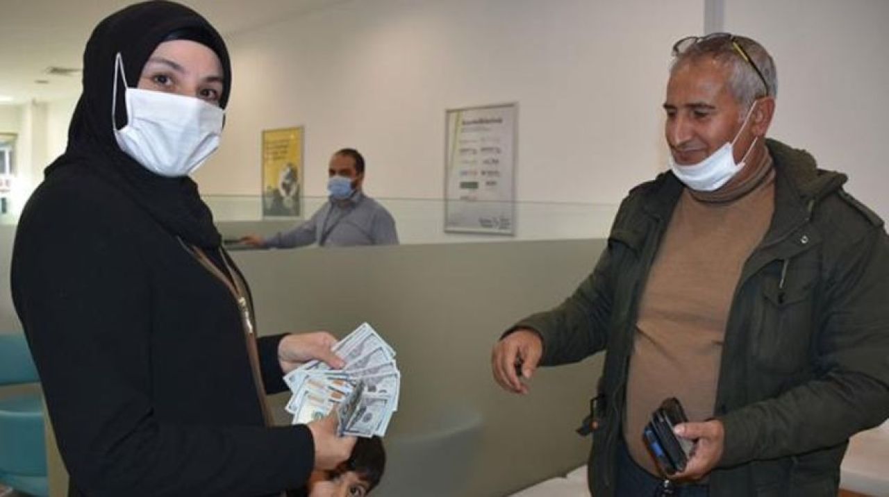 Günün kahramanı! 20 bin doları sahibine verdi