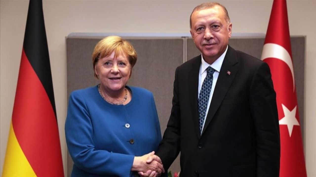 Erdoğan, Merkel ile görüştü