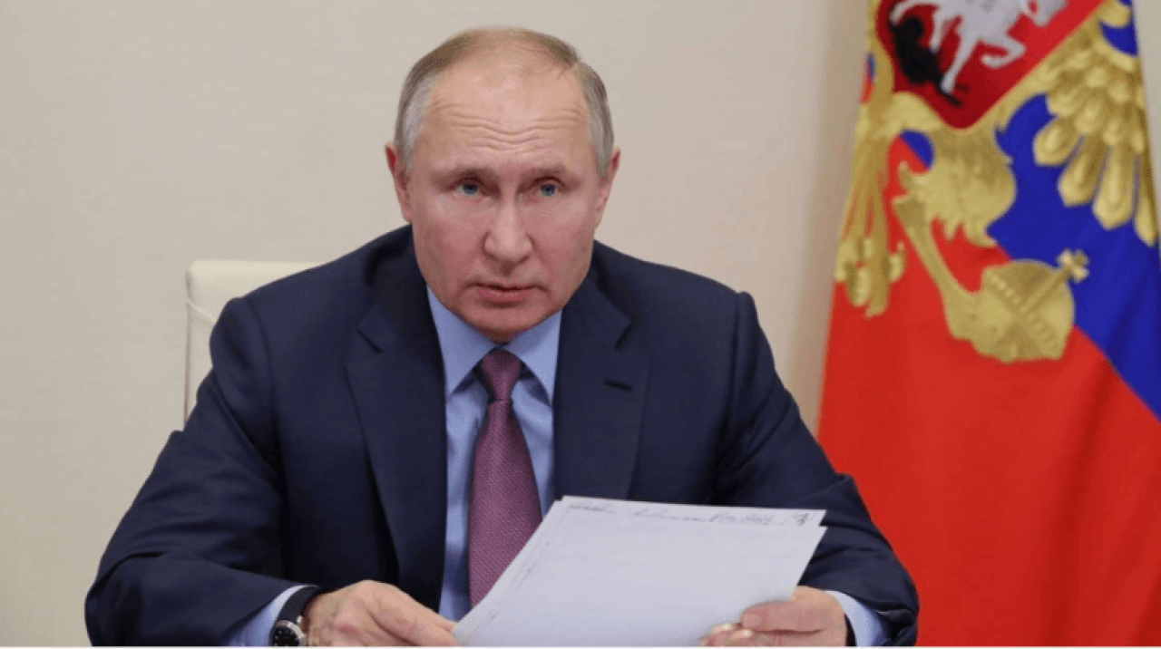 Putin: Rusya'yı eski Sovyet ülkelerinden çıkarmaya çalışıyorlar