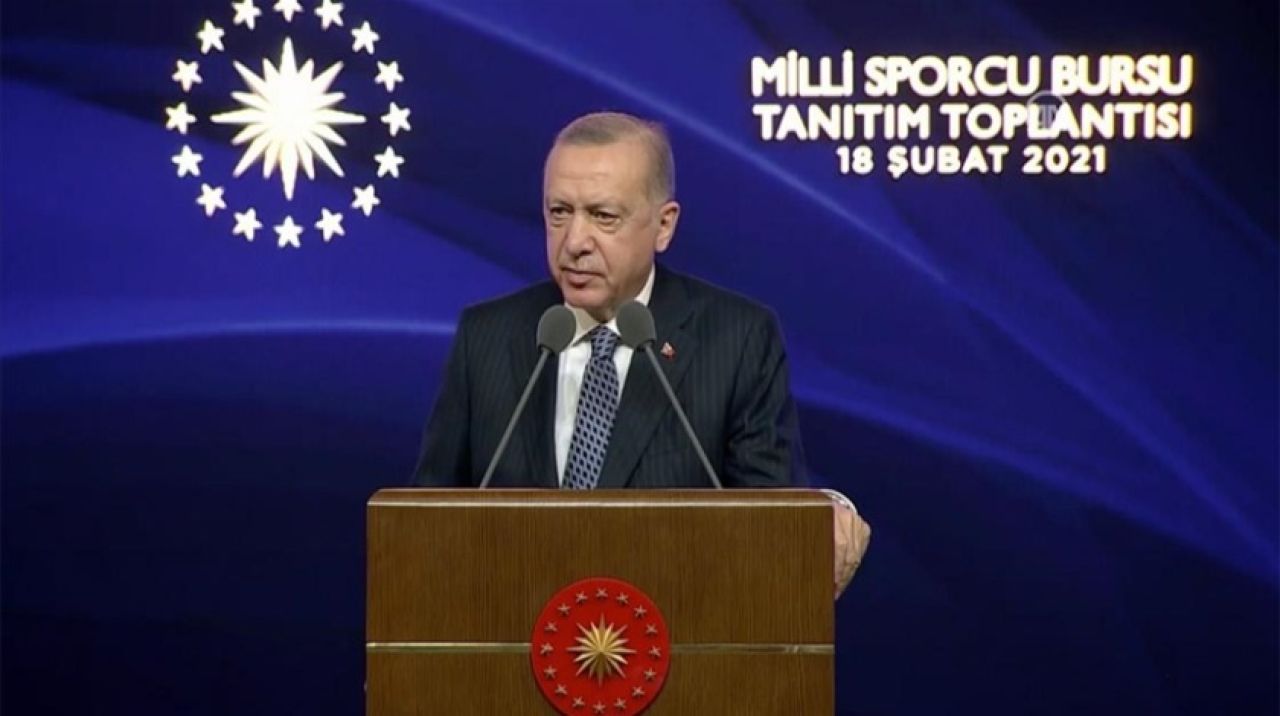 Cumhurbaşkanı Erdoğan açıkladı! Milli sporculara yüzde 100 burs