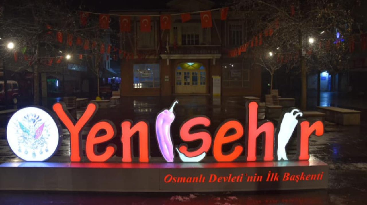 Yenişehir'in simgesi tabelada yerini aldı