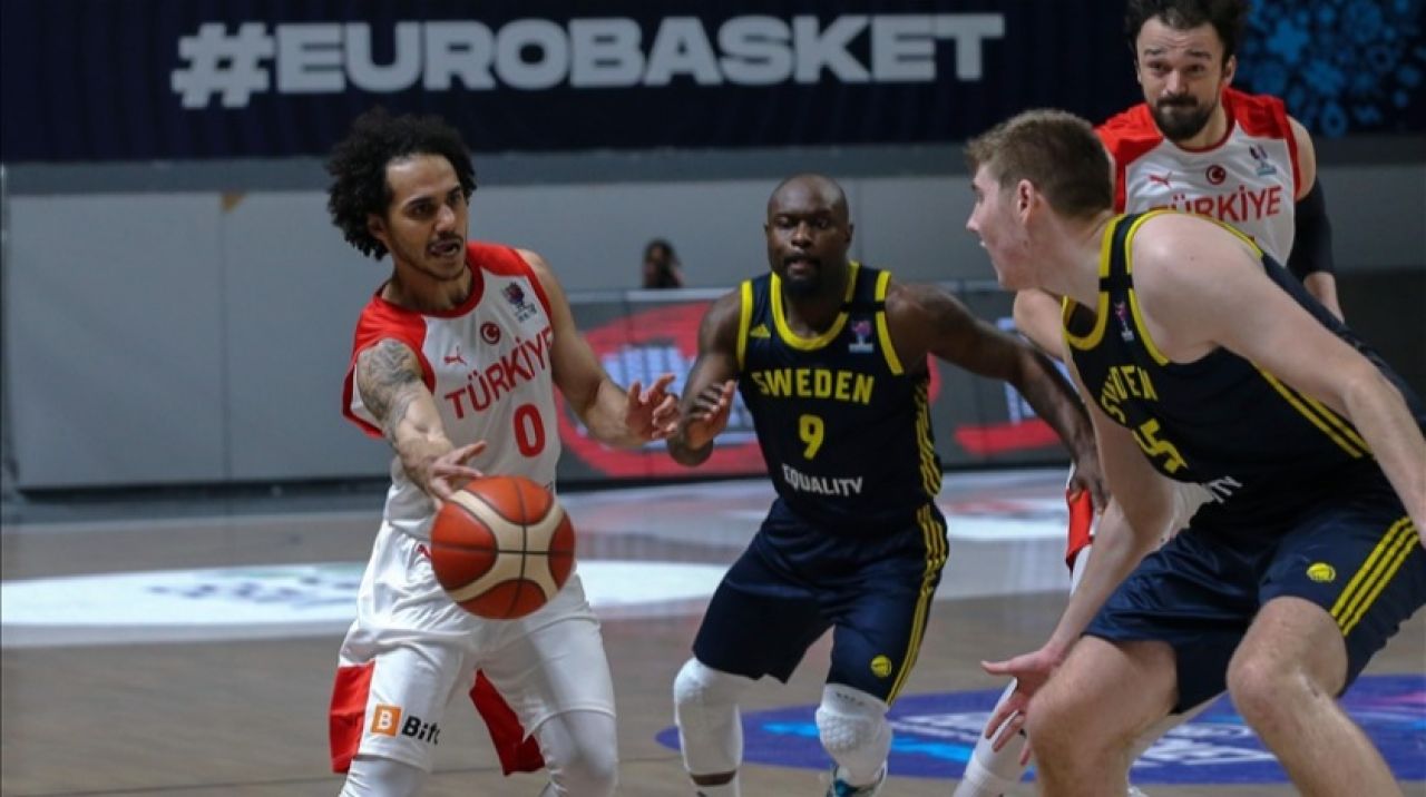 A Milli Erkek Basketbol Takımı İsveç'i yendi