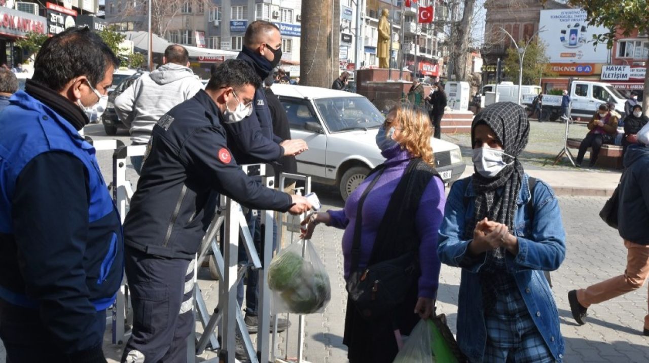 Pazar yerlerinde korona tedbirleri arttırıldı