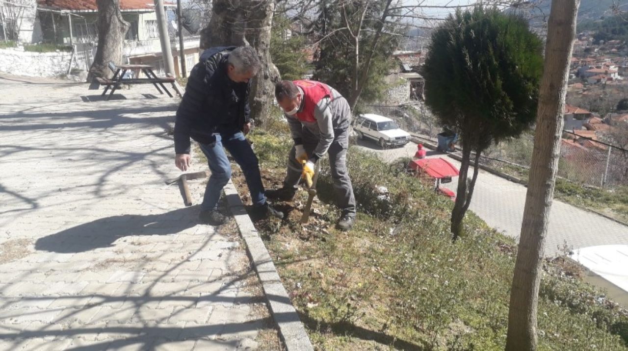 Buldan Belediyesi’nin ağaçlandırma çalışmaları devam ediyor