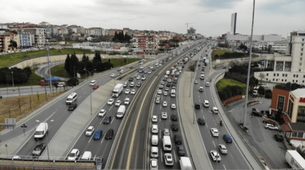 İstanbul'da trafik durma noktasına geldi