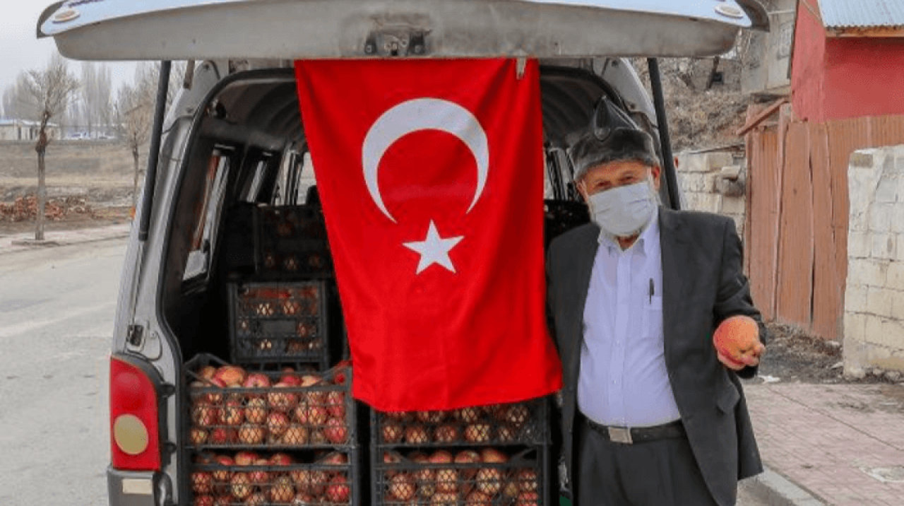 "Elmacı Dede"den Van'daki Mehmetçik’e destek