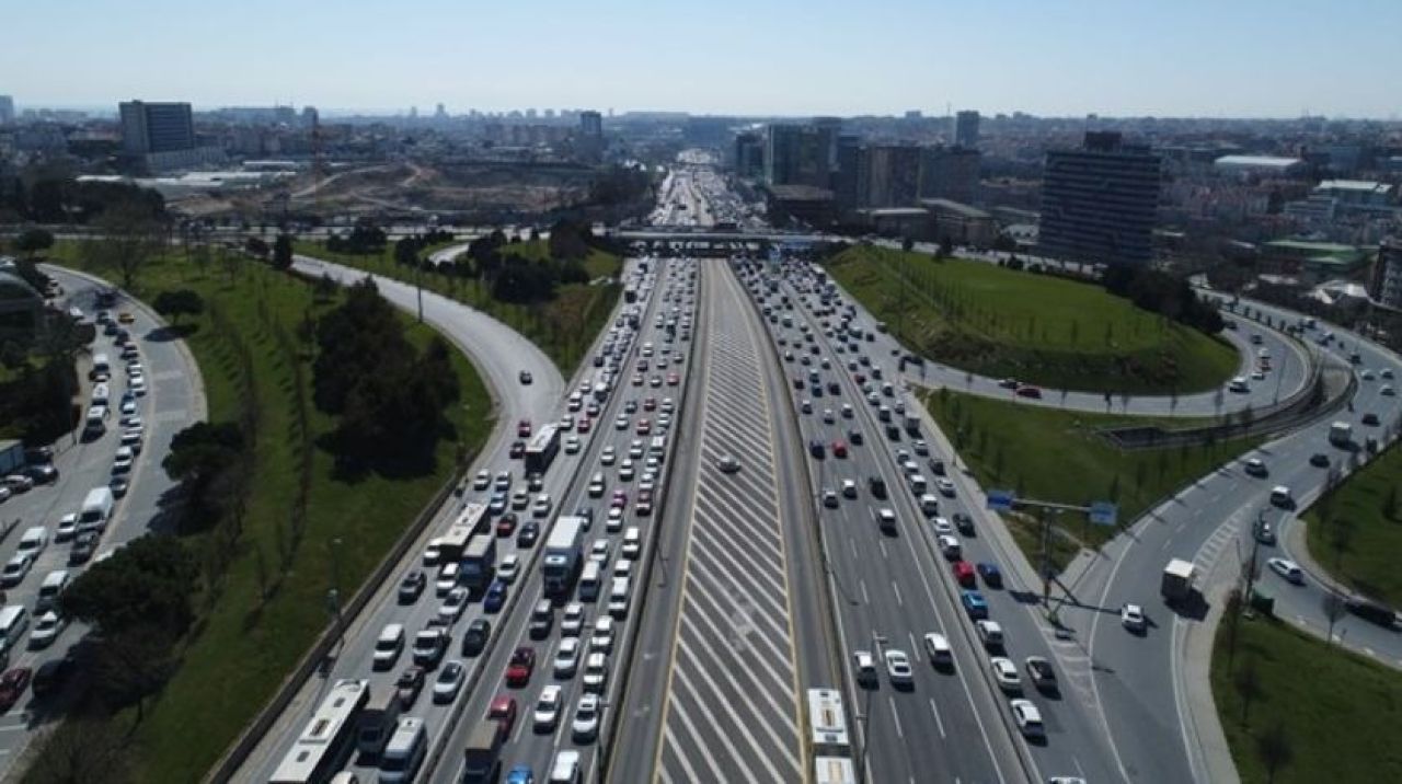 İstanbul'da trafik yoğunluğu yüzde 70'i aştı