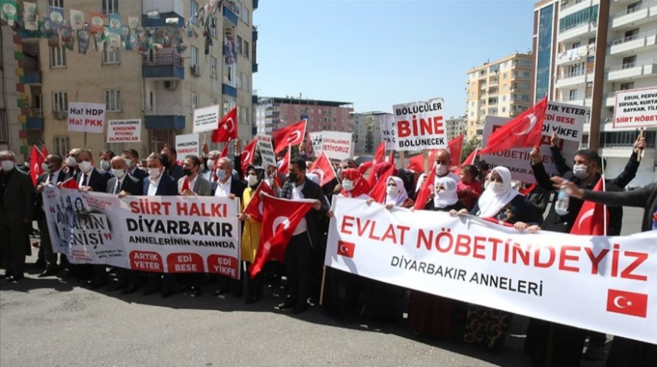 Diyarbakır annelerinden teröre lanet yürüyüşü