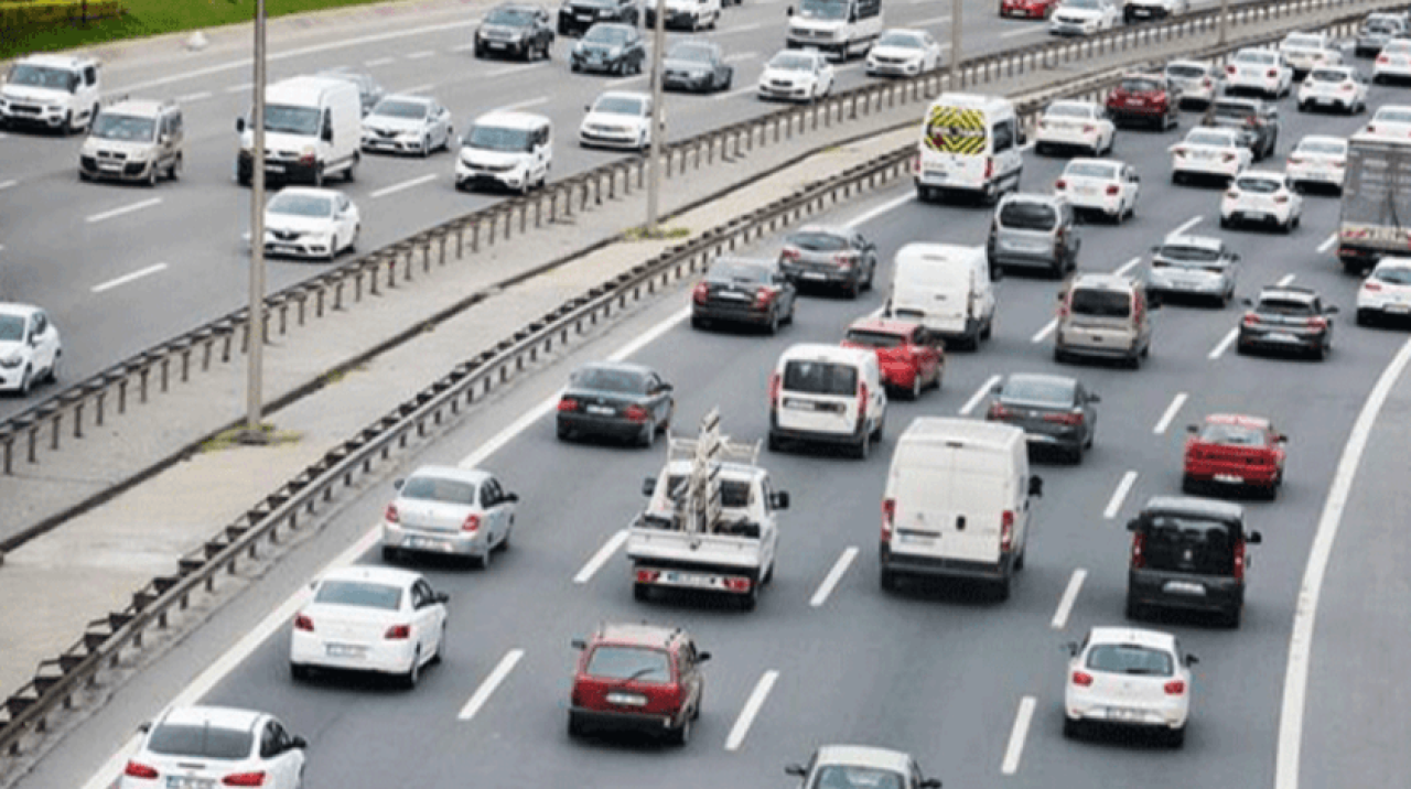 Bakın trafikte ne kadar araç var?