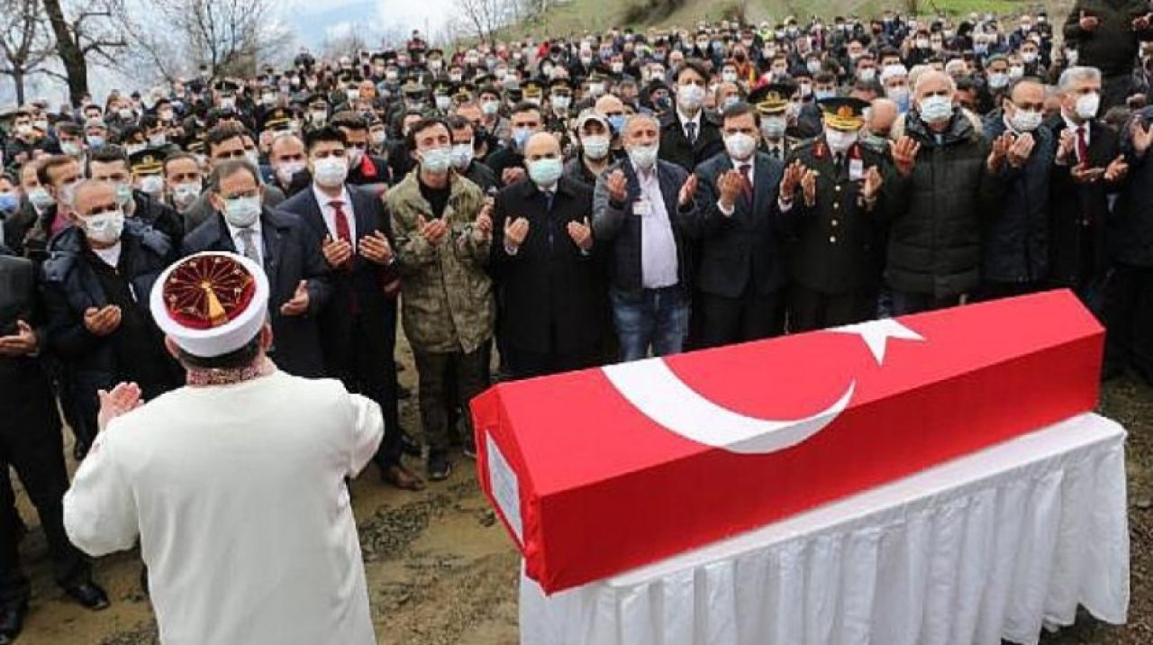 Karadeniz şehidini uğurladı