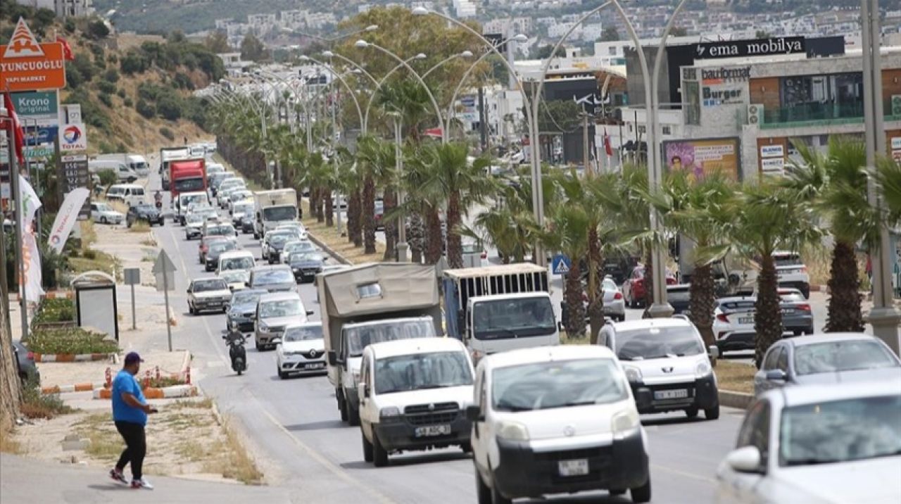 Turizm merkezi Bodrum'da 'tam kapanma' öncesi yoğunluk