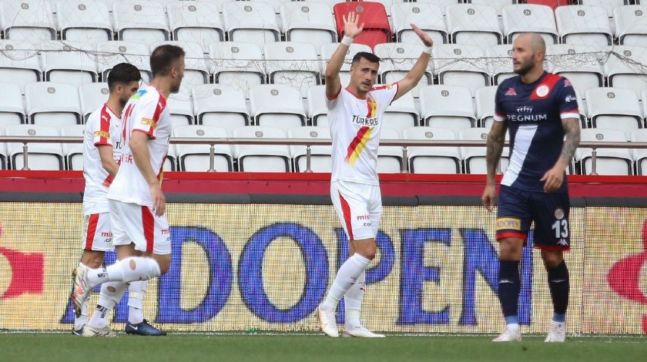 Göztepe konuk olduğu Antalyaspor'u mağlup etti