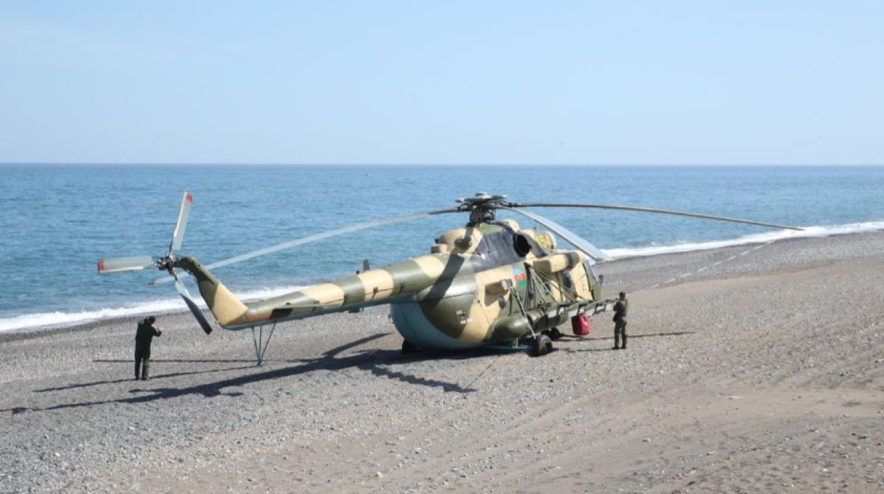 Azerbaycan'a ait askeri helikopter Giresun'a zorunlu iniş yaptı