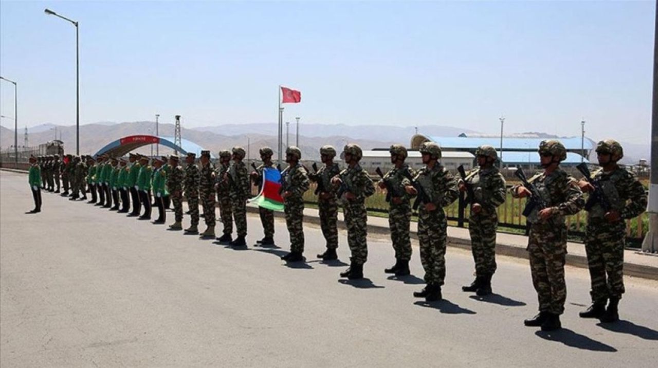 Azerbaycan ve Türk askerleri ortak tatbikat yaptı