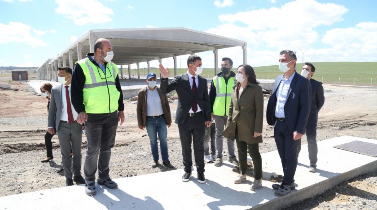 Gölbaşı Belediye Başkanı Şimşek, devam eden projeleri yerinde inceledi