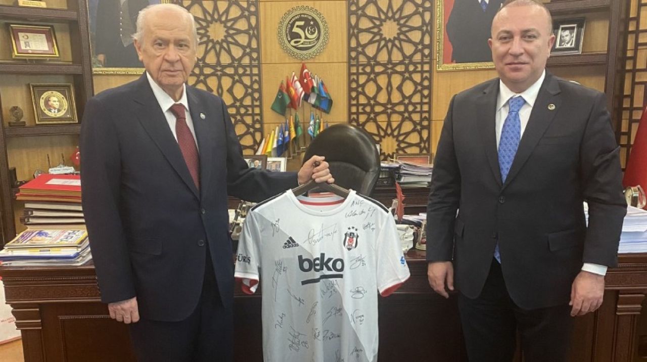 MHP Lideri Devlet Bahçeli'den şampiyon Beşiktaş'a teşekkür