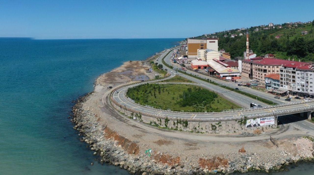 İyidere Lojistik Merkezi için deniz dolgusu başladı