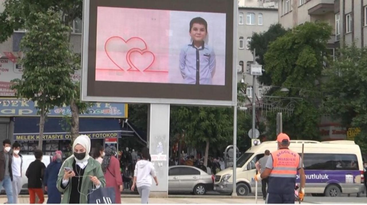 Temizlik görevlisi babaya çocuklarından ağlatan sürpriz