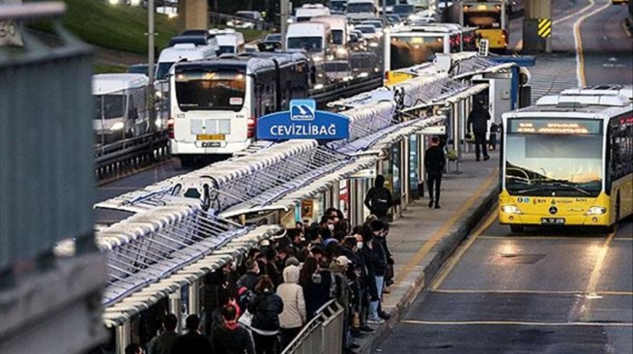 İBB'nin toplu ulaşıma yüzde 22,47 oranında zam talebi reddedildi