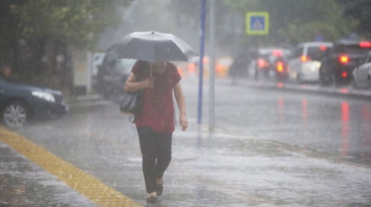 Meteoroloji'den aralıklı ve gök gürültülü sağanak uyarısı