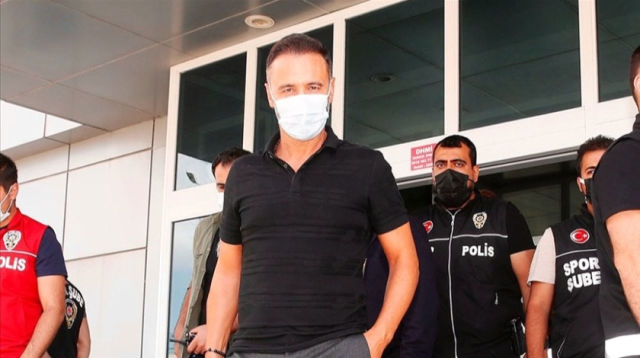 Fenerbahçe'de teknik direktörlüğe getirilen Vitor Pereira, İstanbul'a geldi