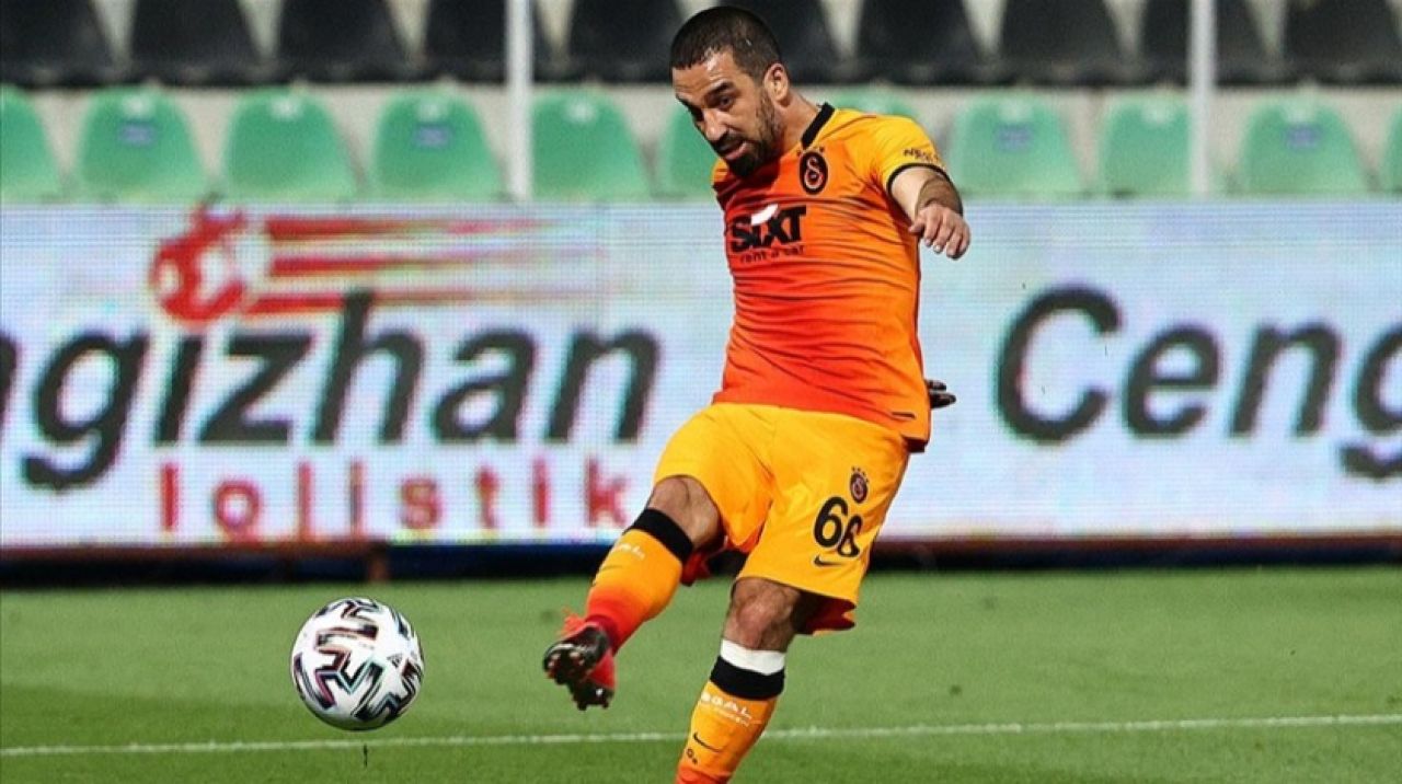 Galatasaray, Arda Turan'ın sözleşmesini uzattı