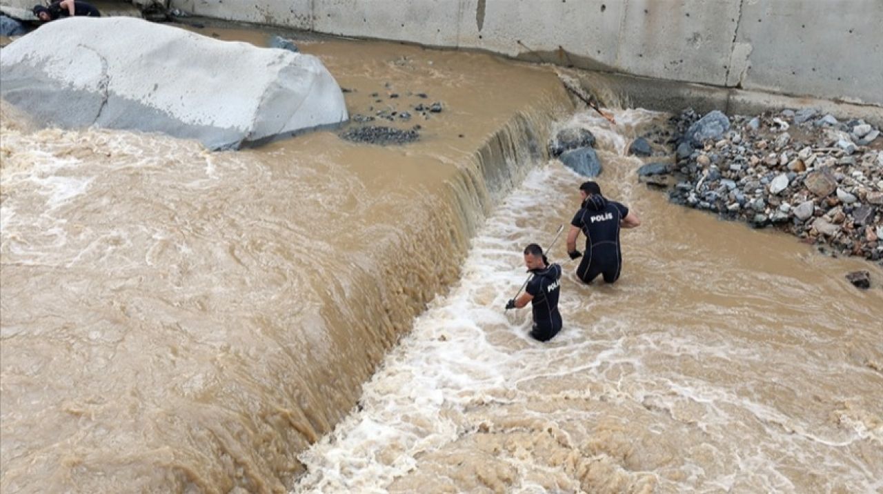 Rize'deki kaybolan 2 kişiyi arama çalışmaları sürdürülüyor