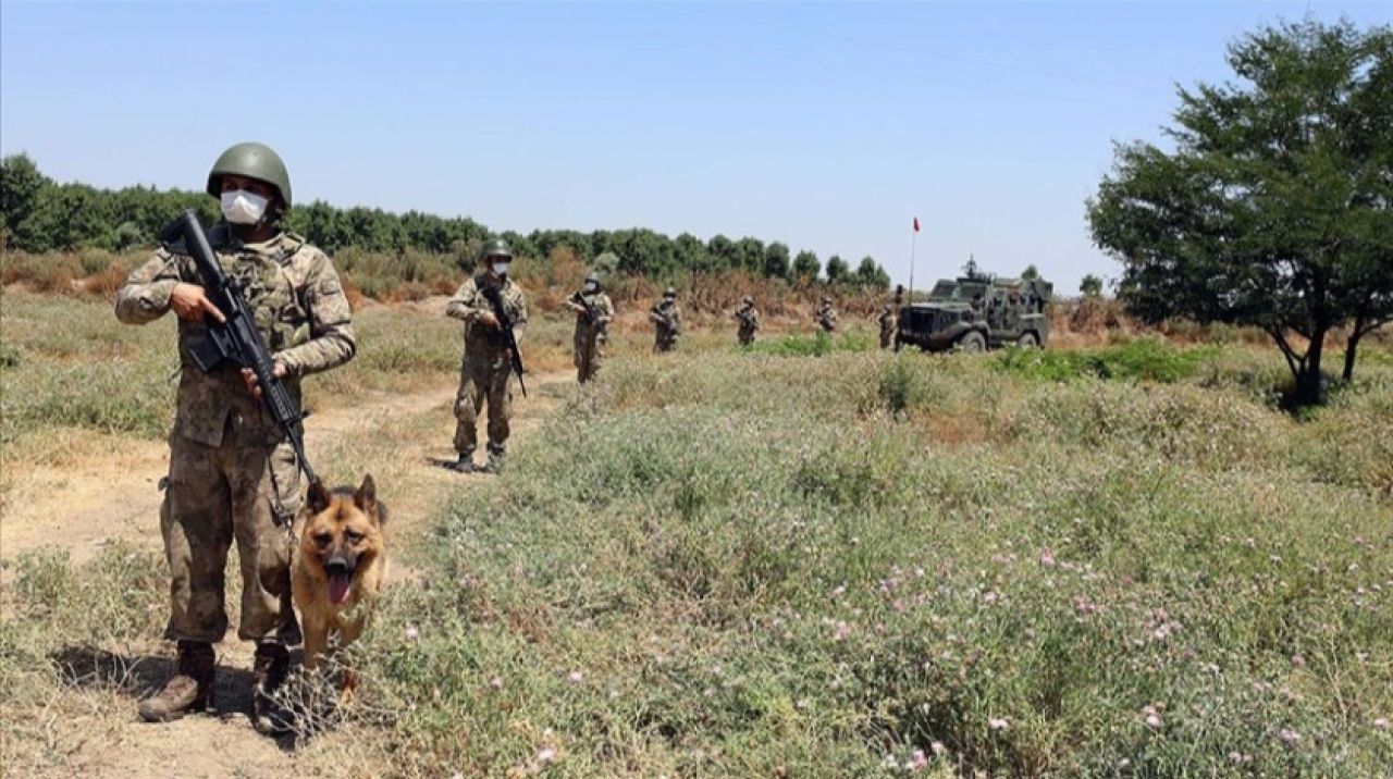 'Hudut Kartalları' Yunanistan sınırında bayramlaştı