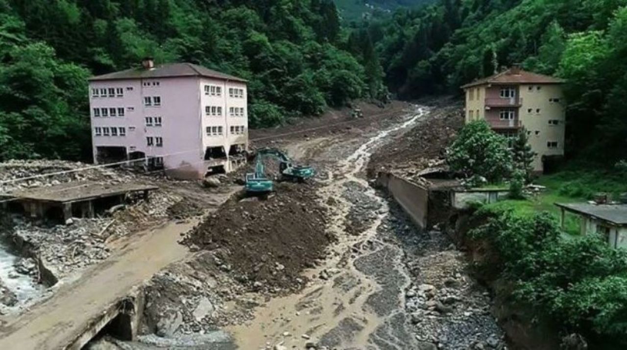 Meteoroloji'den Doğu Karadeniz için 'heyelan' uyarısı